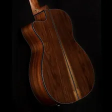 Cort Cort Gold-OC8 Nylon w case NAT