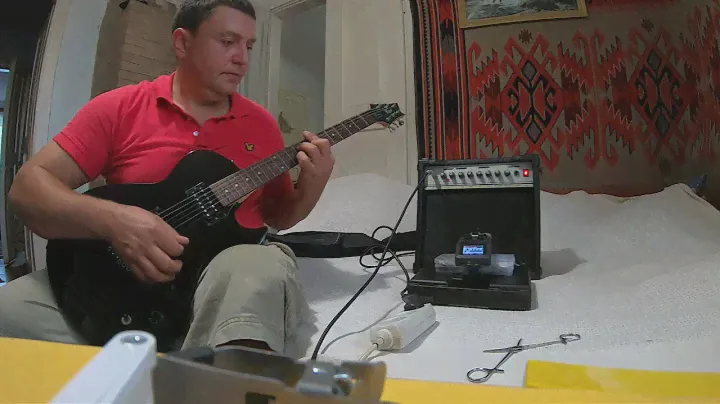 Электрогитара Cort Z42 и комбоусилитель Soundking Skak20RA