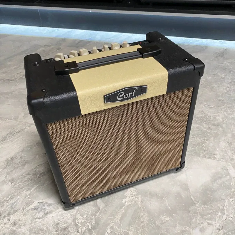 Гитарный комбоусилитель Cort CM15R-EU-BK-0
