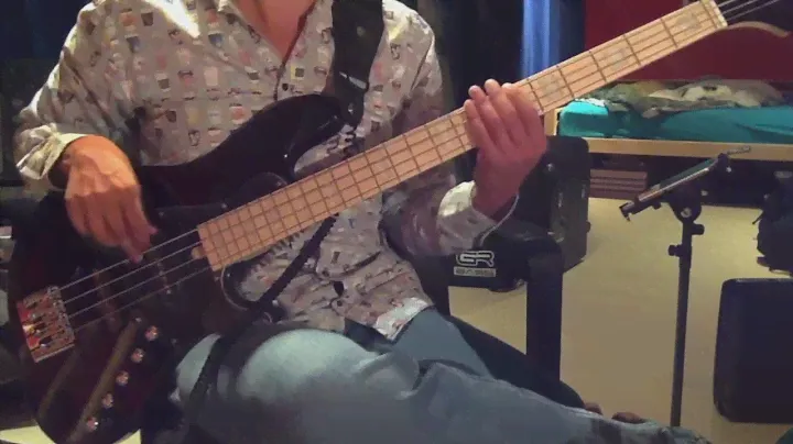 Cort Elrick NJS4 Bass Demo (Passive)